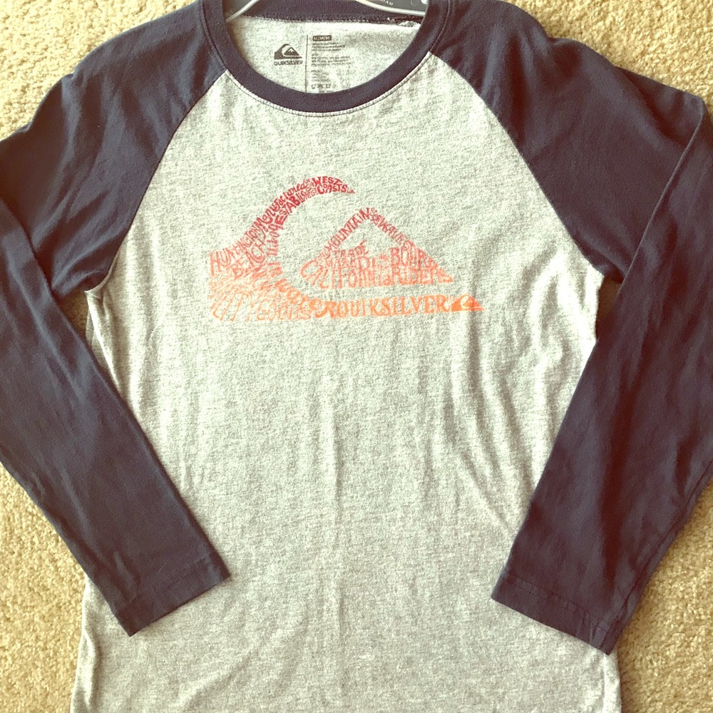 Boy’s size med quiksilver long sleeved tee